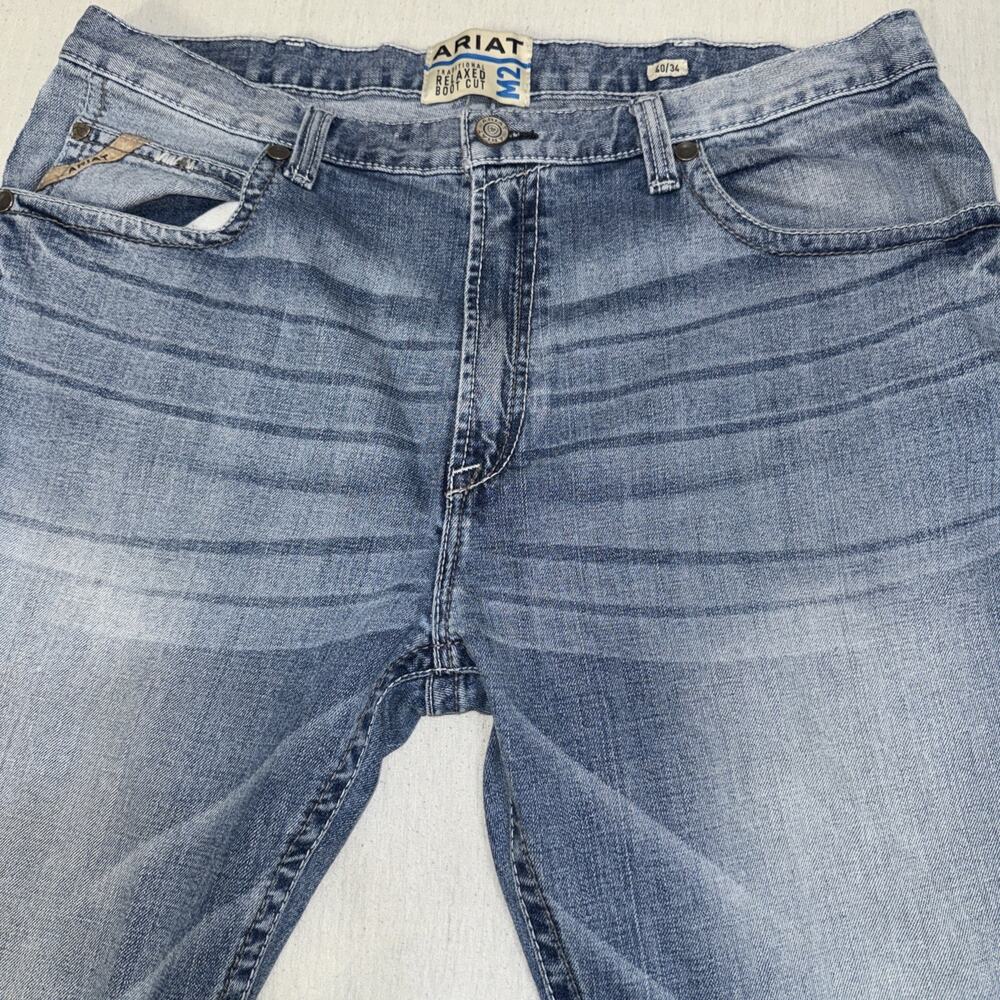 Ariat Men's M2 Traditional Relaxed Boot Cut Jeans 40x34 Medium Wash Denim EUC - Picture 2 of 9